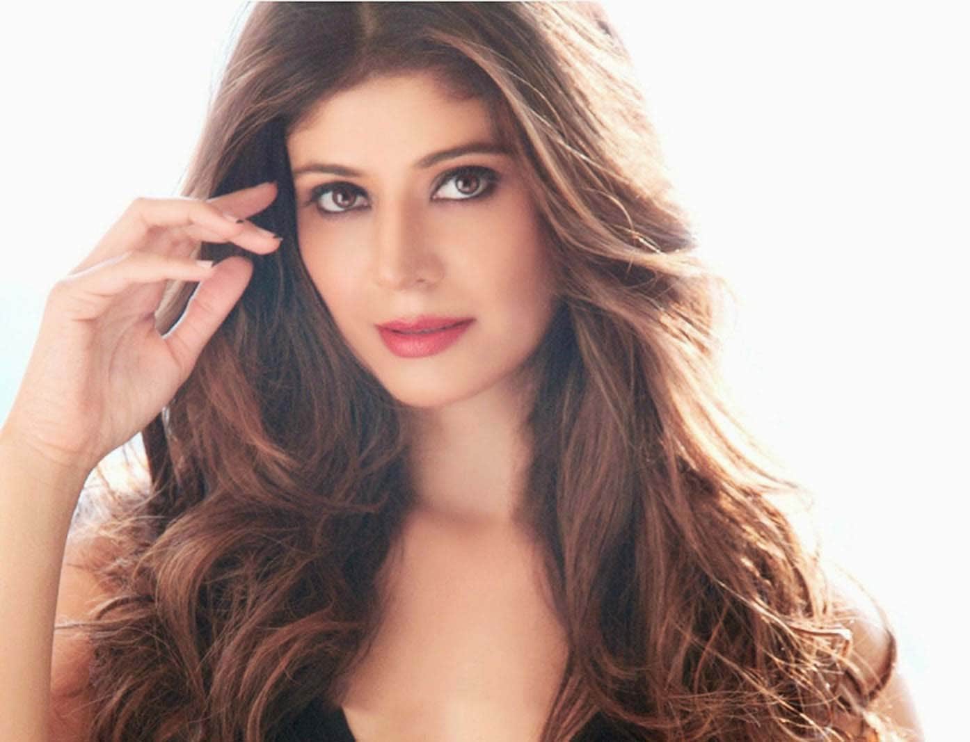 Pooja Batra Birthday Special her love affair with akshay kumar