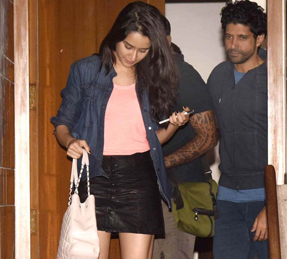 Shraddha Kapoor goes Katrina Kaif's ways to keep her affair secret with Farhan