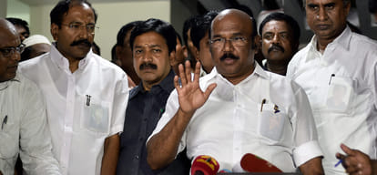 Political war in Tamil Nadu, AIADMK expelled Dinakaran from party including family