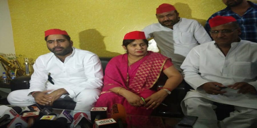 Before the formation of a BJP government in the state, the SP felt the shock before Meerut