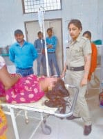 attempt sucied, court, first floor, girl jump, hospital, admited, kaithal