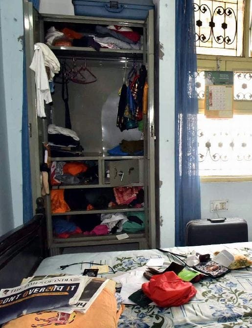 Theft in the house of blanket trader