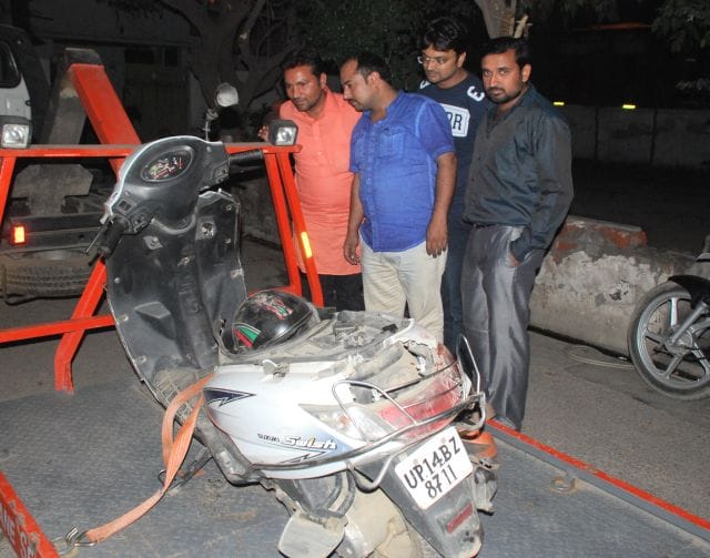 Five vehicles collide with uncontrollable truck collision, scooter rider dies