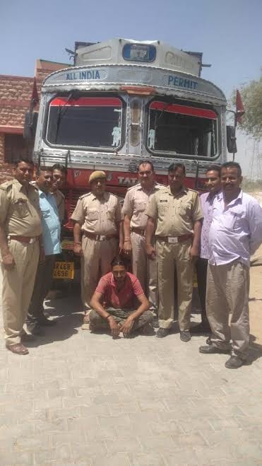 One arrested for carrying illegal liquor of 50 lakhs