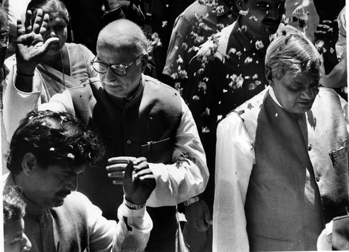 Babri Masjid Demolition- supreme court allowed Case on bjp leaders including Advani Joshi uma bharti