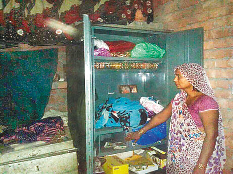 Theft of millions of goods from three houses in two villages