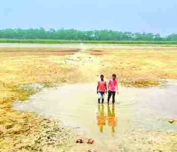 Dryed garuda river, crisis on aquatic organisms