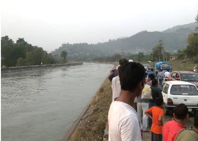 Jeep Falls into BSL Canal At Mandi, Five Youth Rescued.