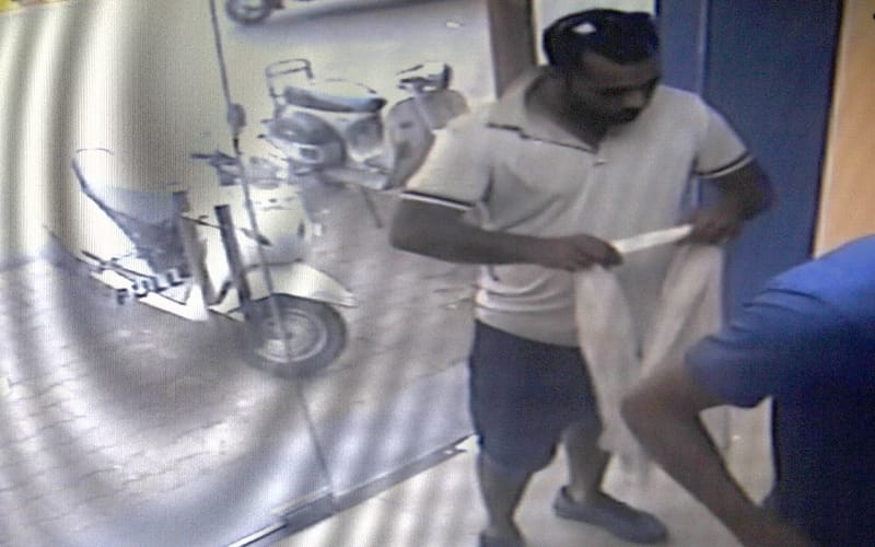  fraud activity captured in lucknow atm booth in cctv camera