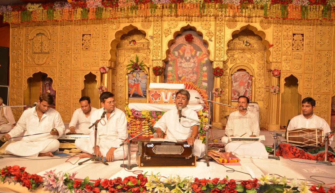 Kanhaiya le va pari par, where biraje radhari ...