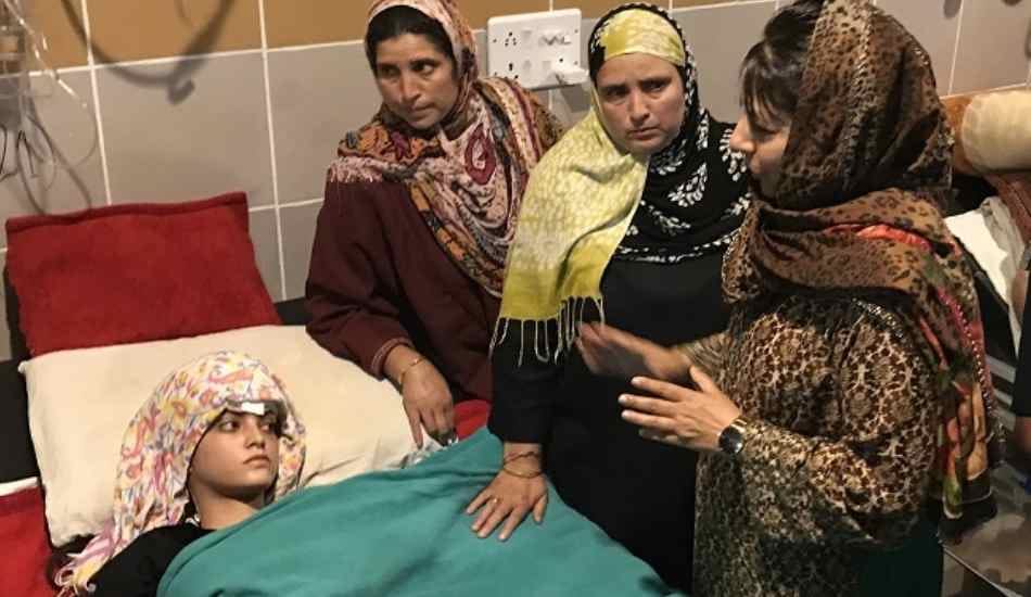mehbooba visited hospital in Srinagar