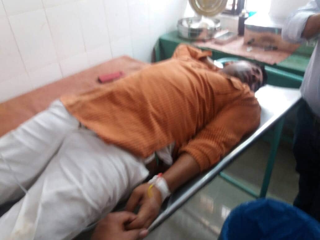 student protest against changing exam centre in sultanpur