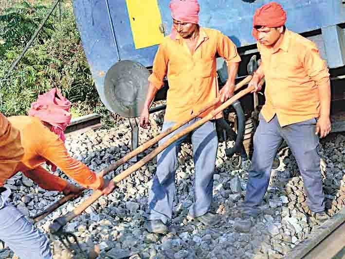 rajuarani exp derailment