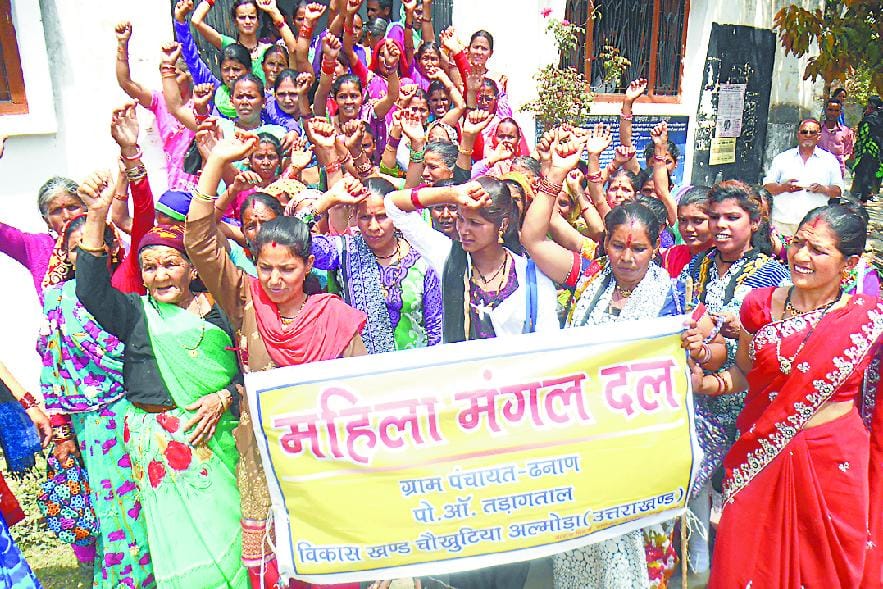 Ten kilometer foot march against alcohol