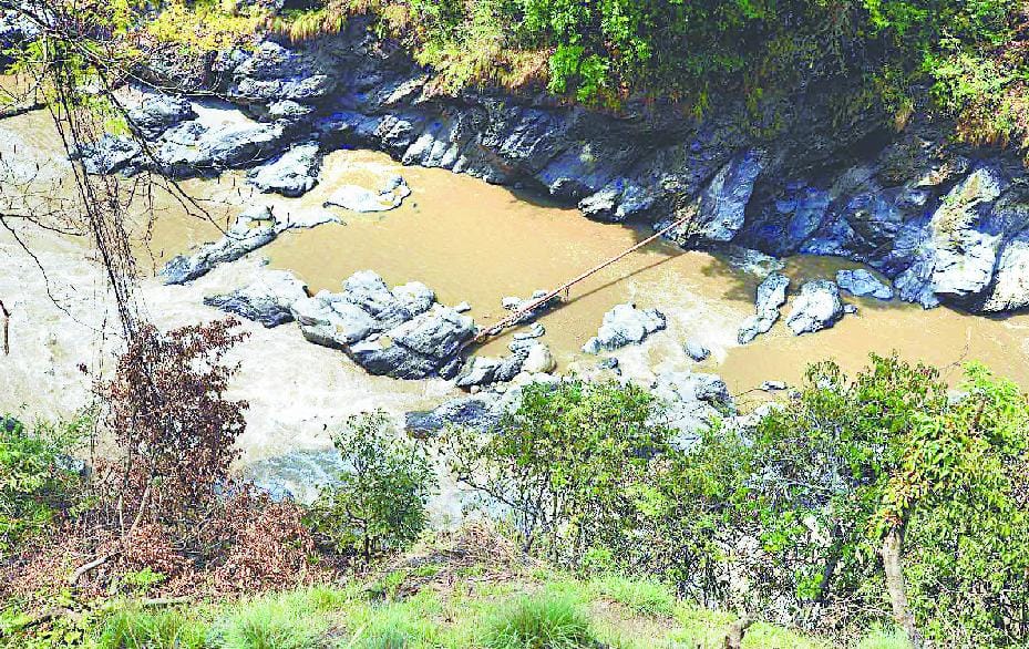 The temporary bridge of Asyli in Ramganga