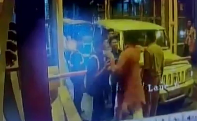  BJP MLA Mahendra Yadav slaps a toll plaza employee in Uttar Pradesh's Bareilly
