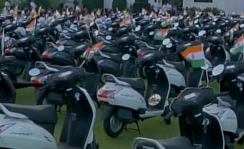 Surat diamond businessman Laxmidas Vekaria gifts scooter to his 125 employees 