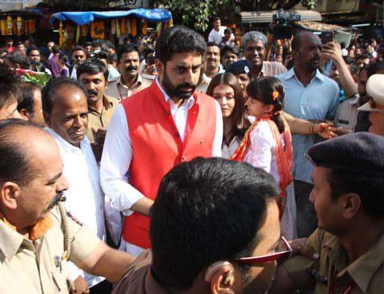 Abhishek and aishwarya visit Siddhivinayak temple on their 10th wedding anniversary