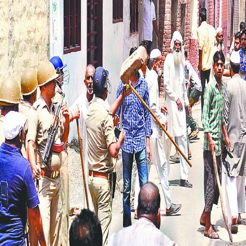 BJP MPs injured in stone pelting- commissioner, DM and SSP saved, view Photos
