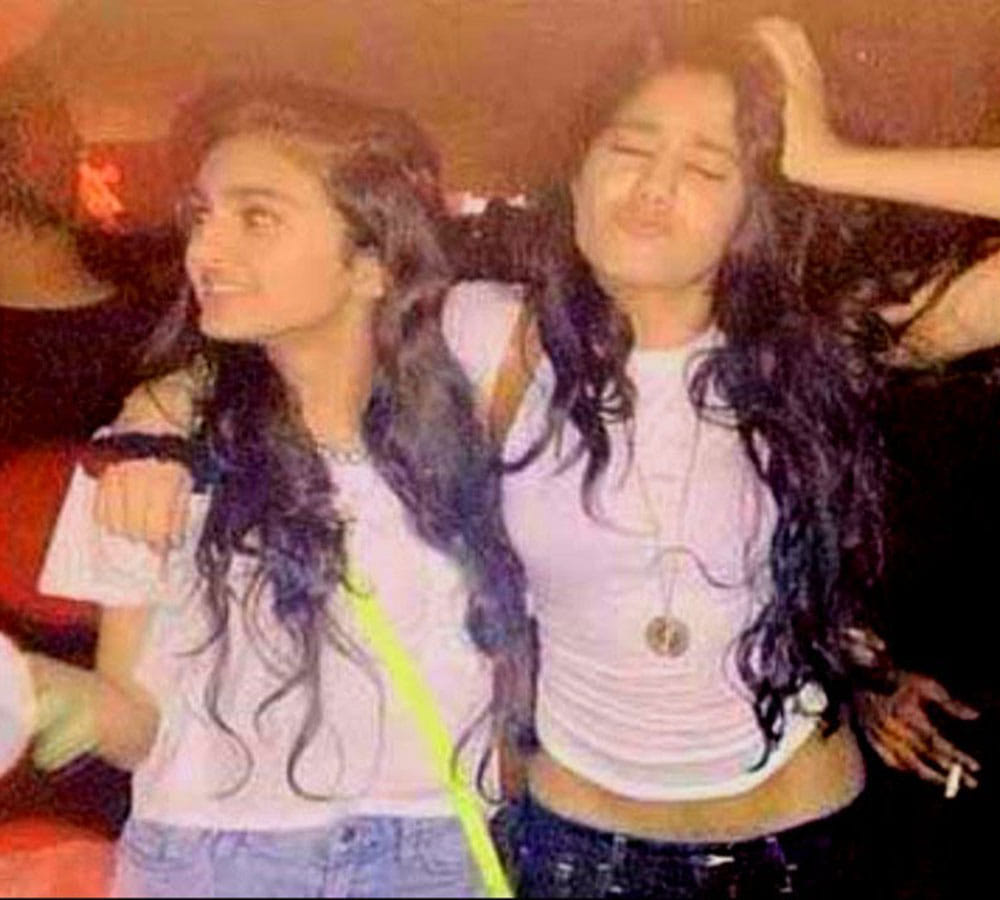 Sridevi daughter Jhanvi Kapoor SHAKES HER BOOTY while PARTYING with friends