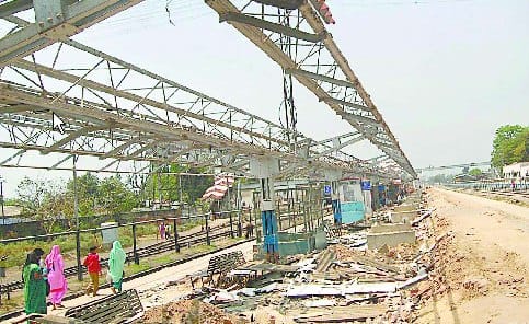 Derailed broad gauge work