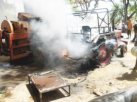 Diesel drum lid cutting fire, four scorching