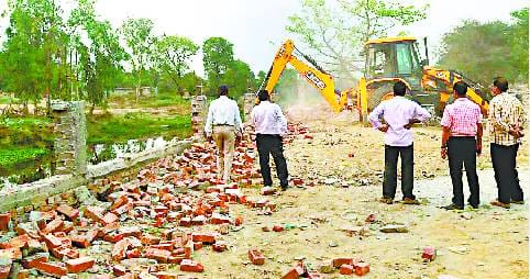 Illegal construction of the river Nakatia demolished