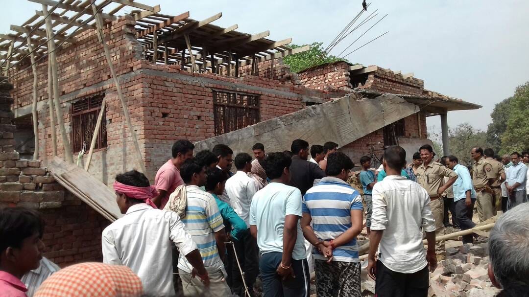 Varanasi: Three laborers die due to falling roof of newly built house