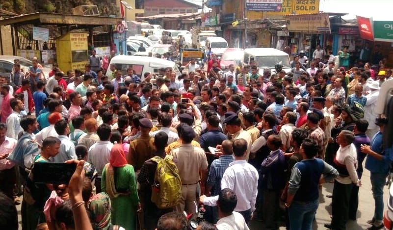 Chakka Jam at Tutu on After Water Crisis in Shimla city.