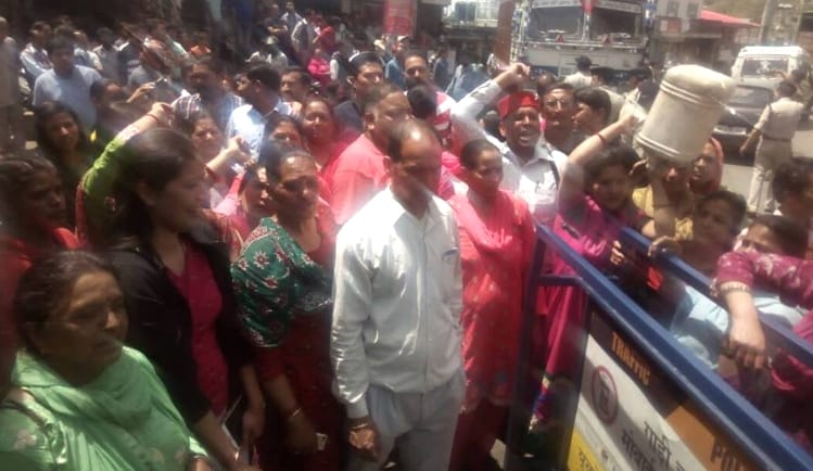 Chakka Jam at Tutu on After Water Crisis in Shimla city.