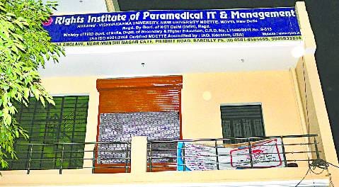 Two-room bogus educational institute