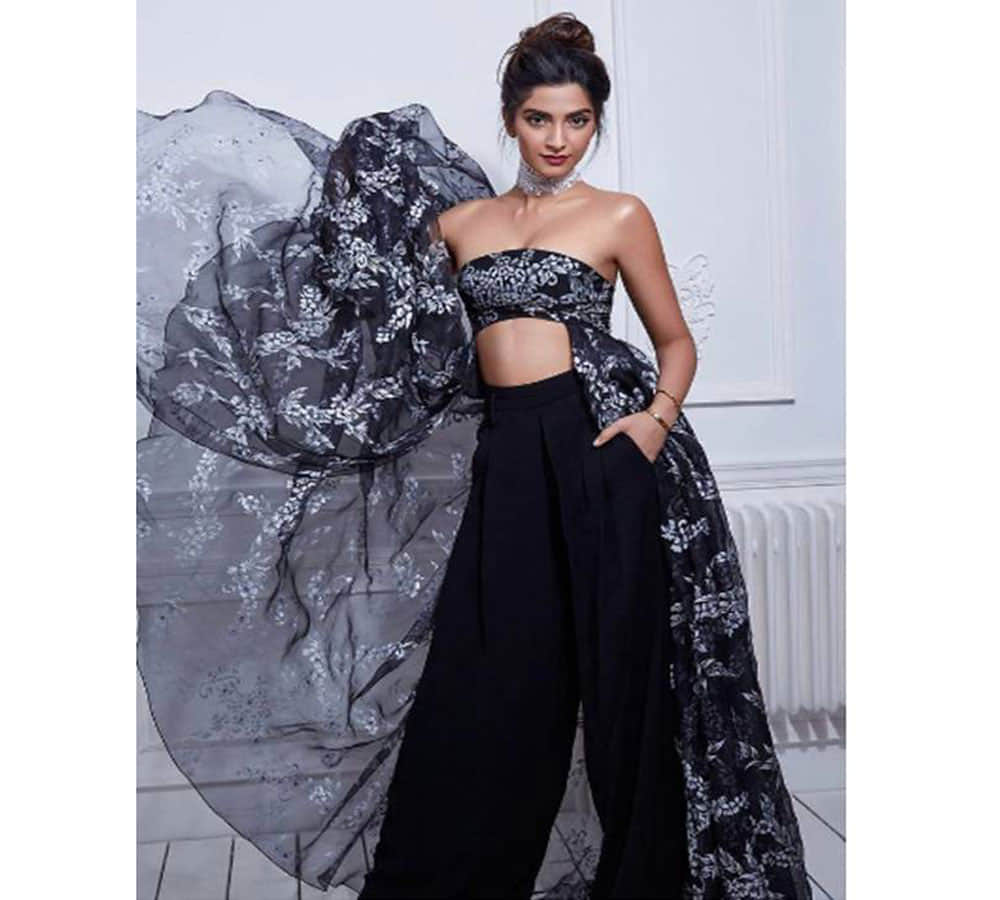 sonam kapoor always gives controversial statement and wear revealing dress