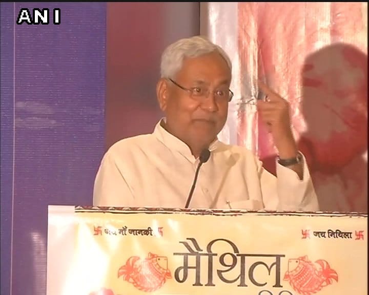 nitish kumar said Bihari does not make any burden on anyone in mumbai rally