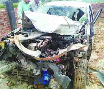 Three people die in road accident