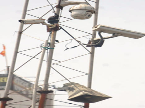  3 eye week, no secuirity for main road