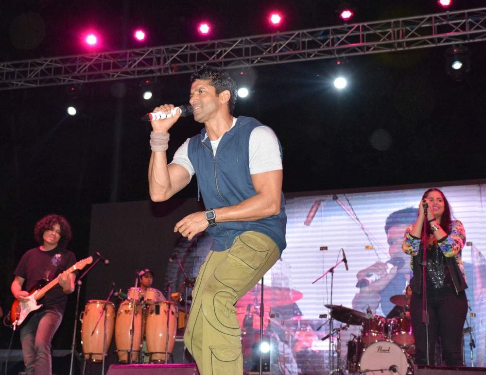 bollywood singer farhan akhtar in graphic era university