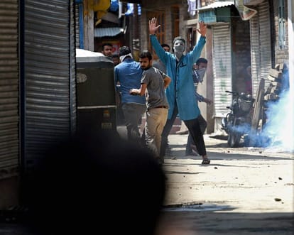Internet service banned in Kashmir