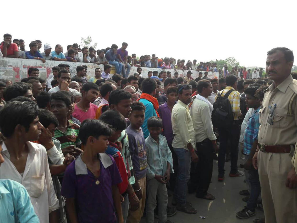 Sense in the market by the ruthless murder of the youth