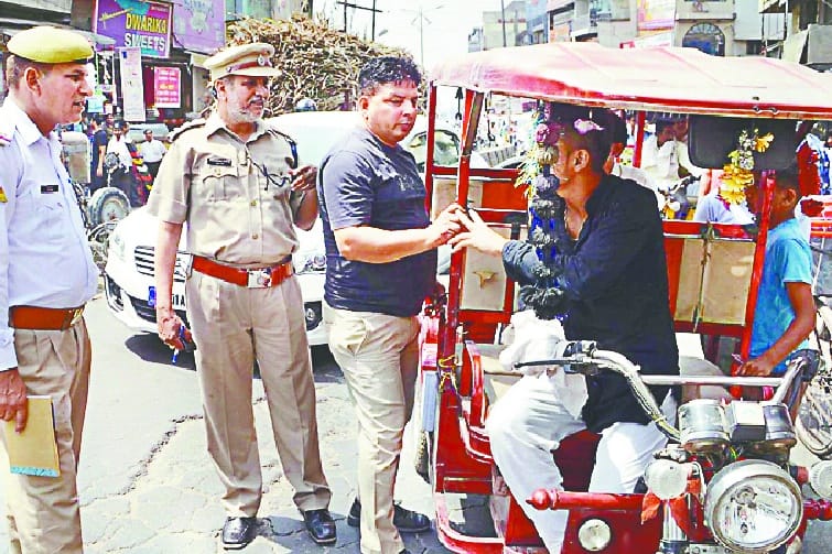 Three thousand e-rickshaw illegal