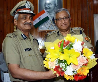 UP DGP sulkhan singh addresses media in Lucknow.
