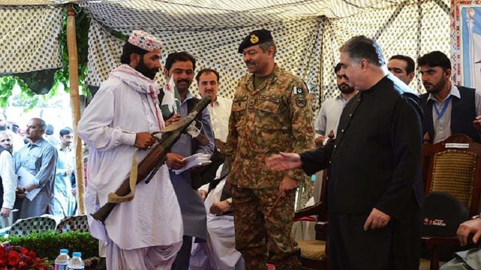  Pakistan: Over 400 militants surrender in Balochistan