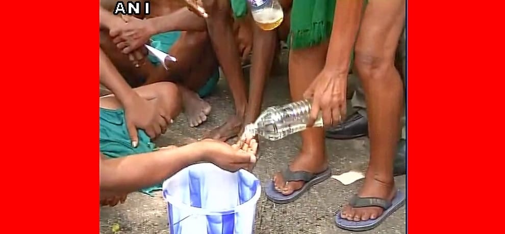 Tamil Nadu farmers drink urine protesting over drought relief funds and waiver of farmers' loans