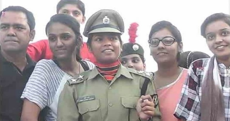 bsf get his first women field officer 