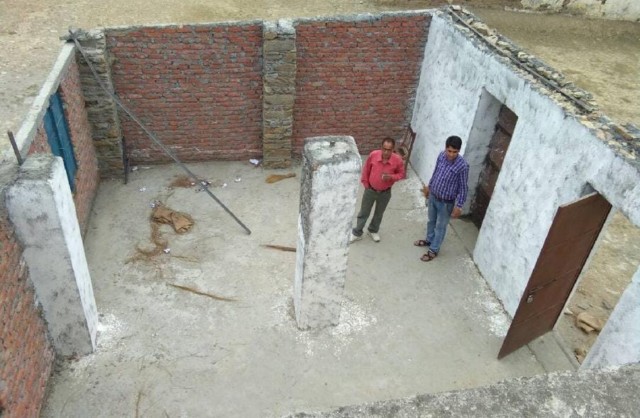 GIC's roof collapsed, two teachers and half a dozen students injured from the blaze