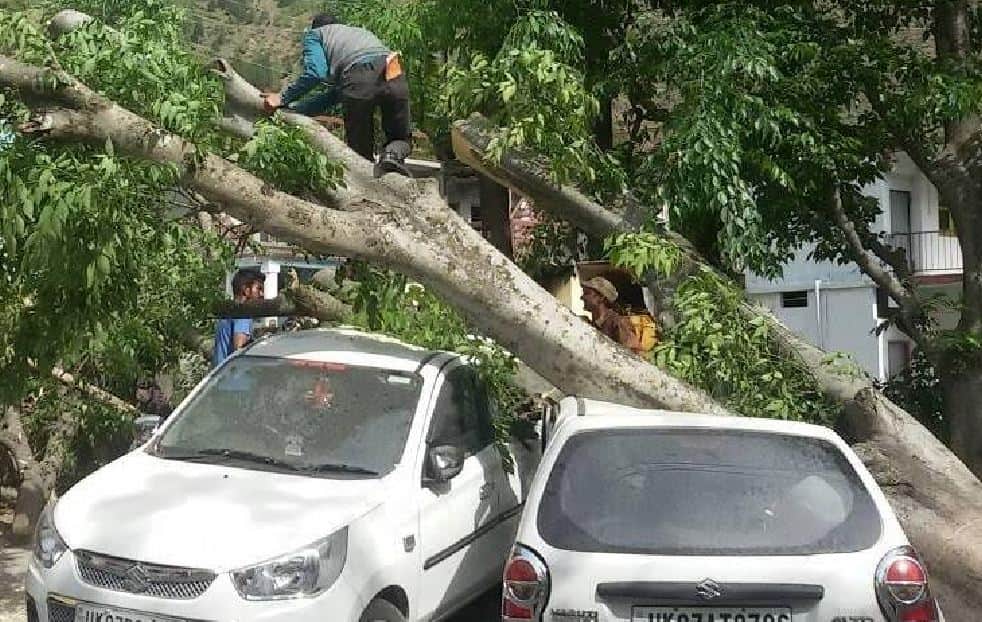 a woman died due to heavy rain in uttarakhand 