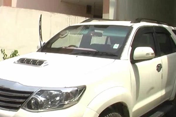 ministers, mla removing red lights on their cars