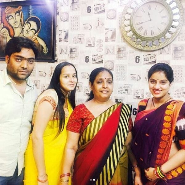 star plus show diya aur baati hum sandhya fame deepika singh goel share pregnancy bump on instagram
