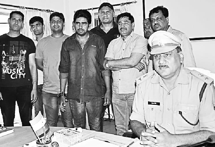 12 thousand prizes caught in encounter