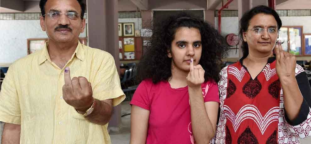 deepali came from london to vote for mcd election and reveals a secret