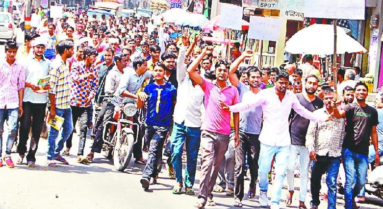 Demonstration of e-rickshaw drivers